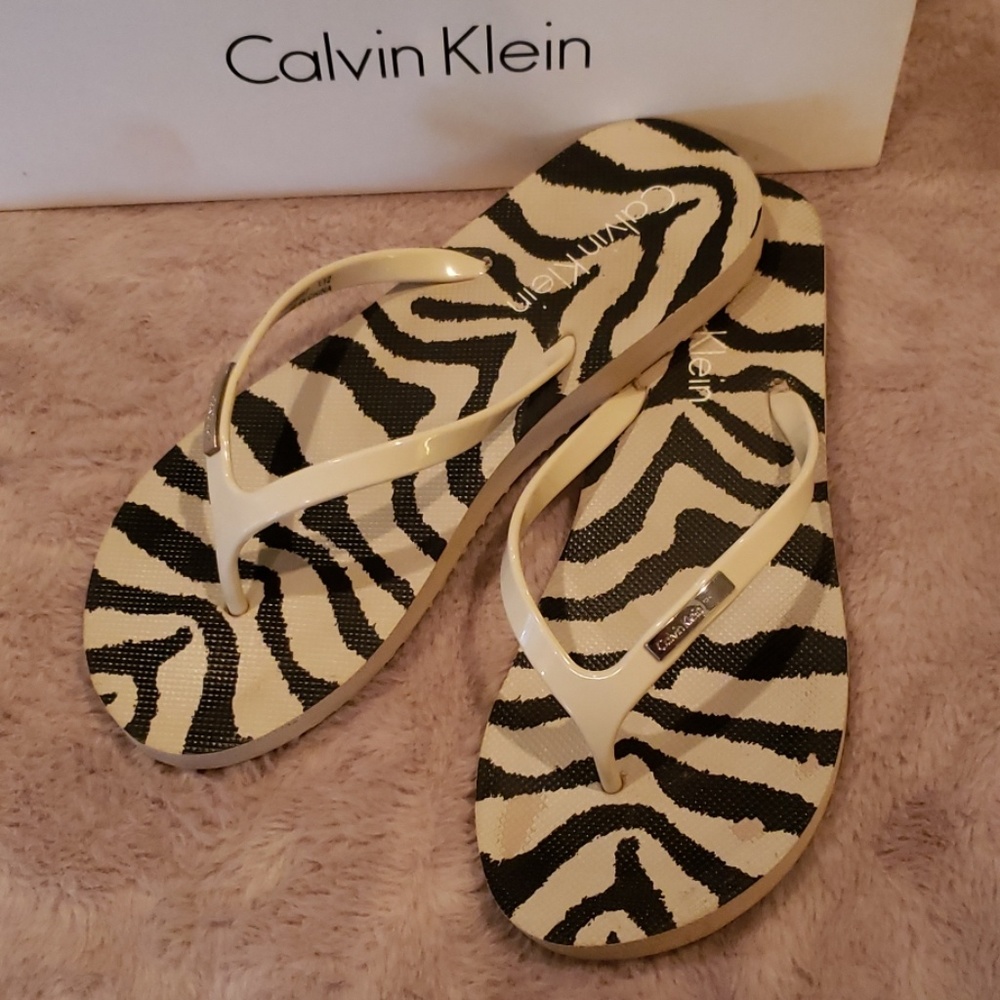 💥3/$15 SALE💥 Calvin Klein Flip Flops 7M